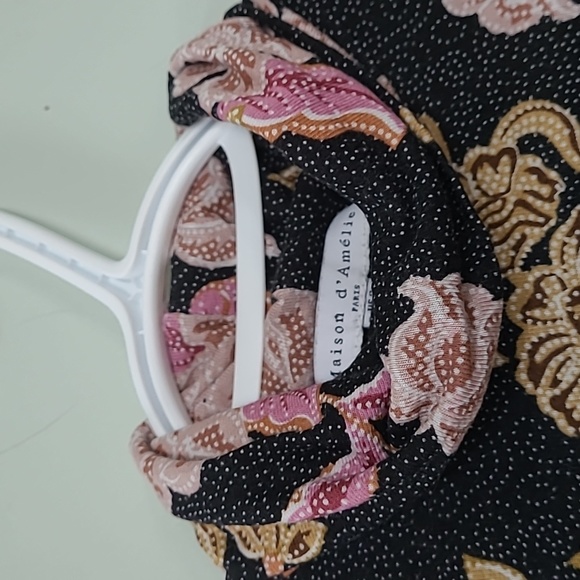 Maison D'Amelie Beautiful Floral Top - Picture 9 of 12
